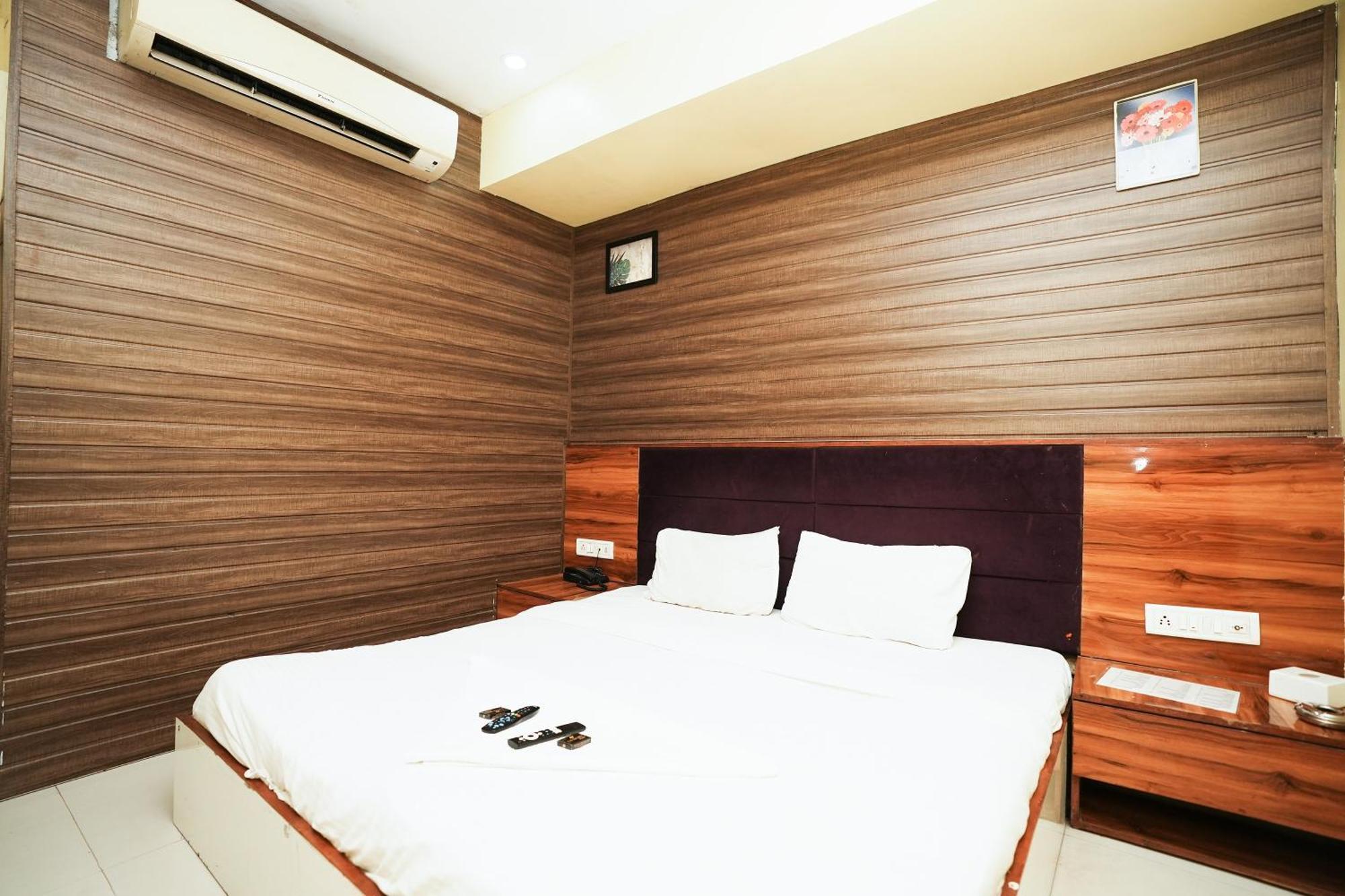 Hotel Twigo Inn Mumbai Ngoại thất bức ảnh